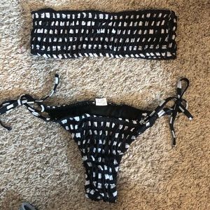 NEVER BEEN WORN Black and white Bandeu bikini set